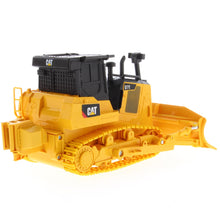 Load image into Gallery viewer, CAT 1:35 Remote Controlled D7E Track-Type Tractor
