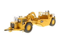 Load image into Gallery viewer, CAT 1:50 657G Wheel Tractor Scraper Core Classic Series
